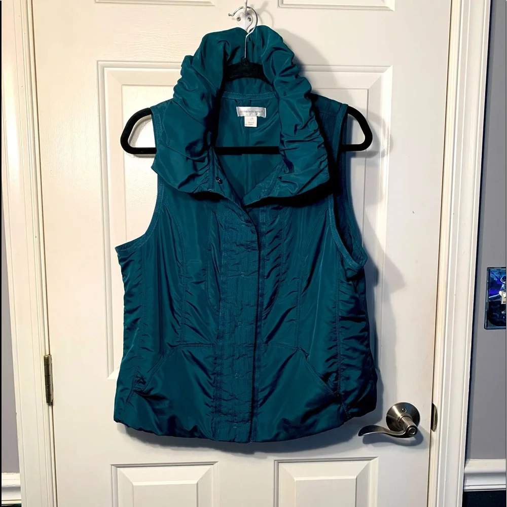 Vest - Picture 1 of 4
